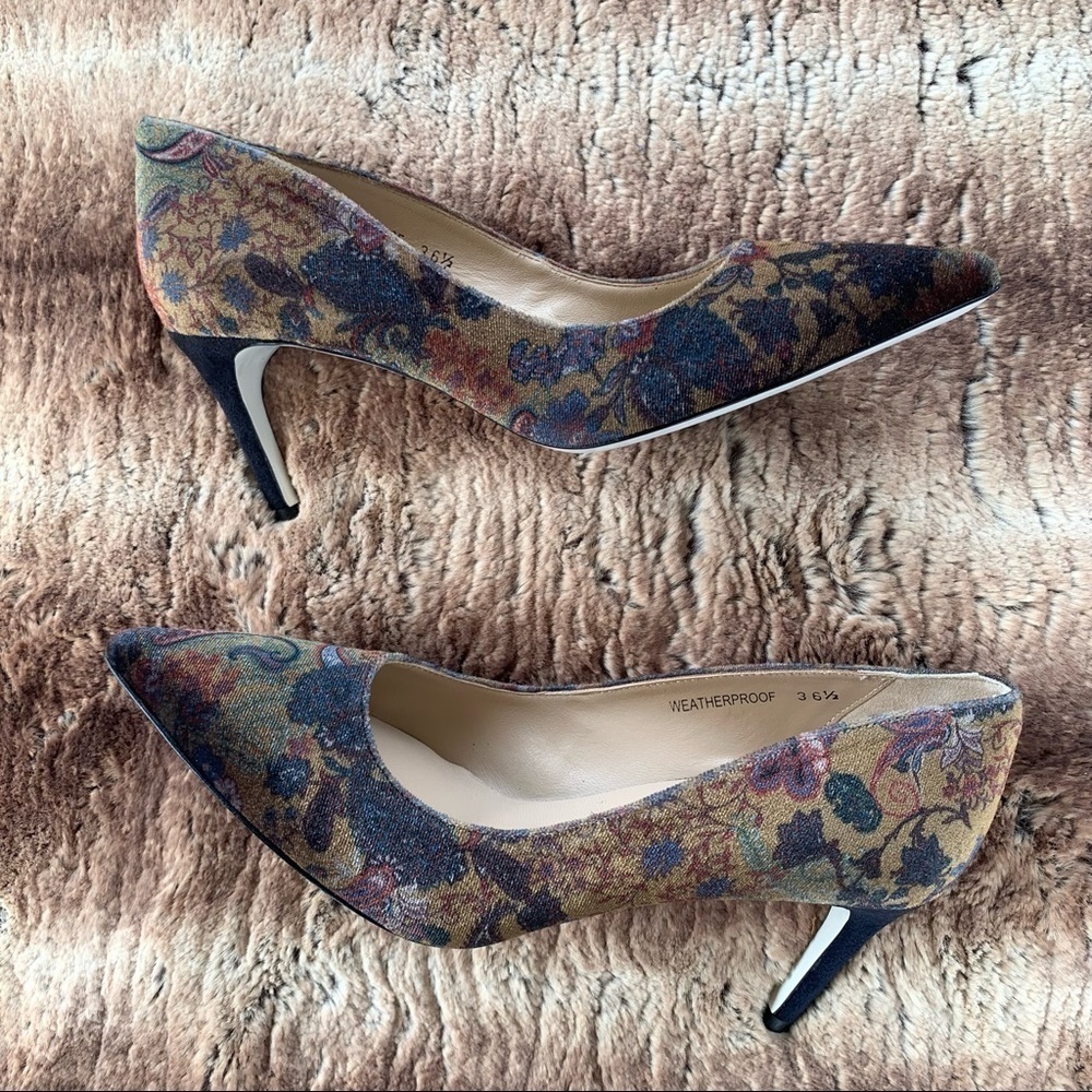 Ron White Cindy Paisley Floral Velvet Pump
